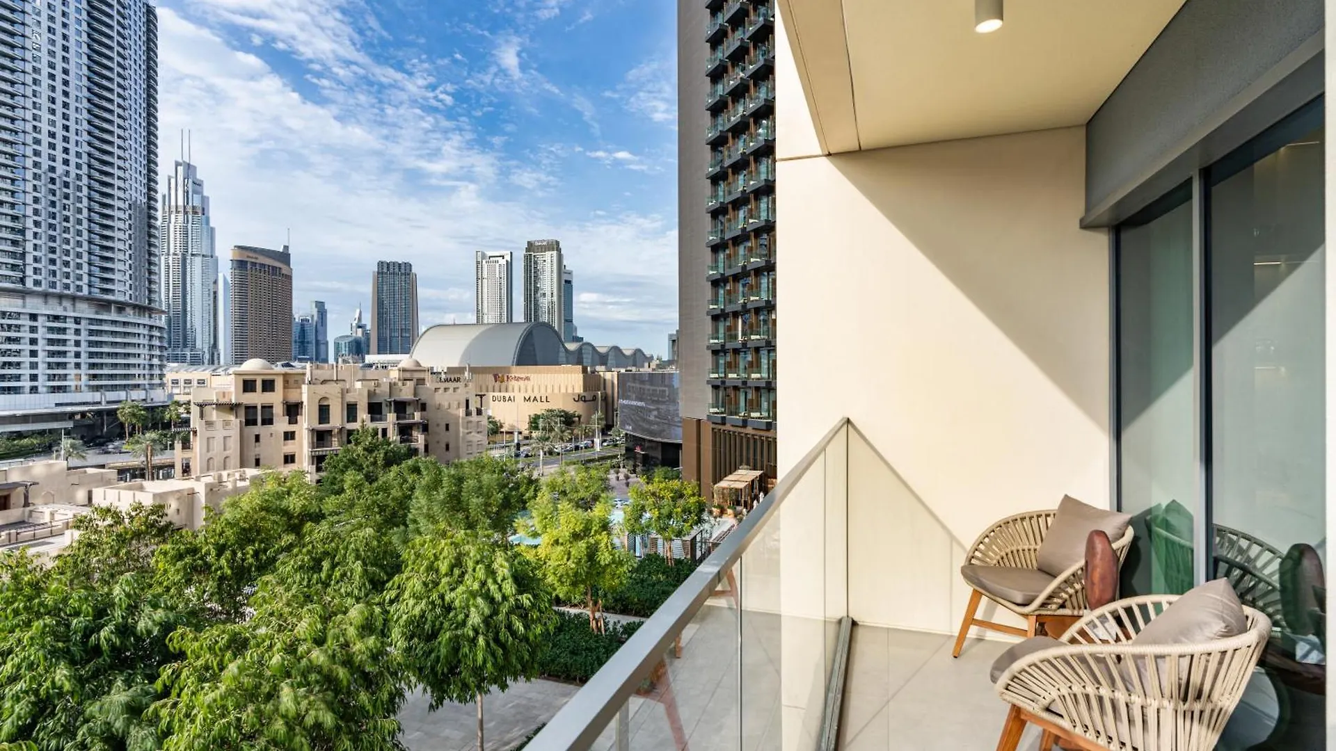 Stunning Renovated Home With Full Burj Khalifa View Ντουμπάι Διαμέρισμα